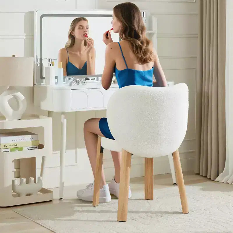 Wooden Dining Chair Modern and charming design, velvet teddy fabric, curved backrest, padded seat cushion, suitable for kitchens and living rooms.