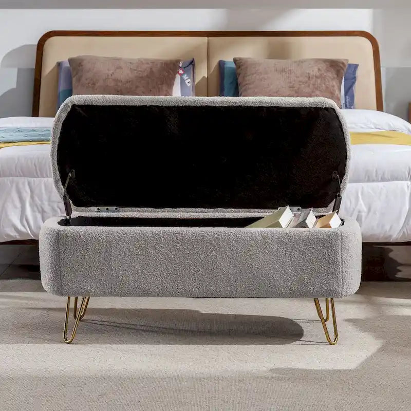 Banc pouf de rangement gris pour pied de lit avec pieds dorés, banc d'entrée moderne en fausse fourrure grise rembourré avec rangement